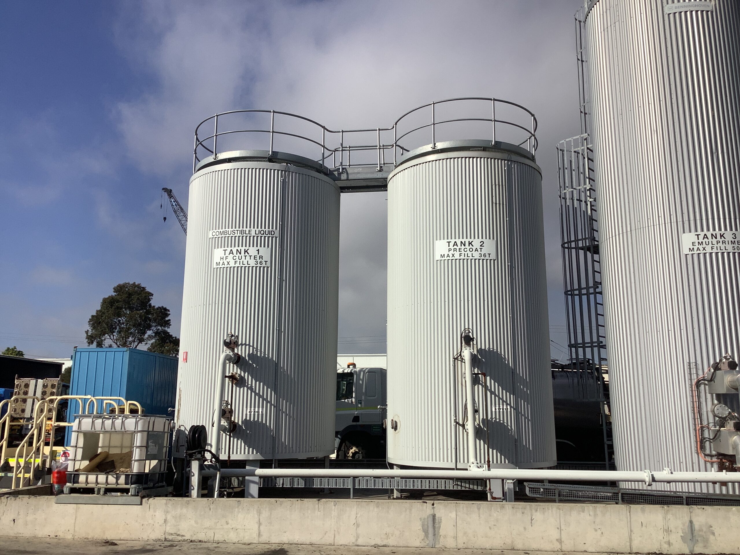 Vertical tank for Bitumen Emulsion with Agitator - Image 3